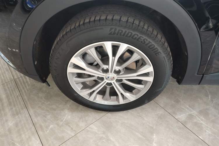 Used Buick Envision 2023 Encore Plus 652T Five-Seat Luxury Model Exterior 4