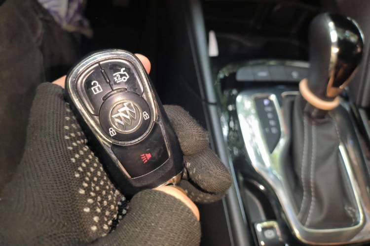 Used Buick Regal 2017 20T Elite Edition Vehicle Key