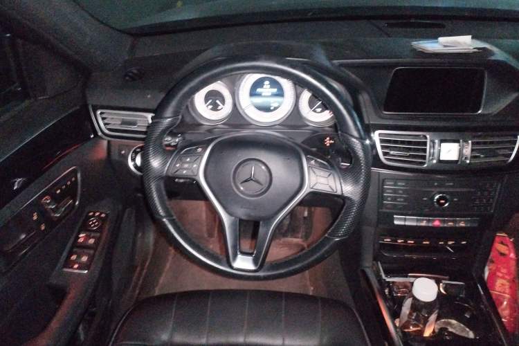 Used Mercedes-Benz E-Class 2015 Restyled E 260 L Sport Edition Steering Wheel
