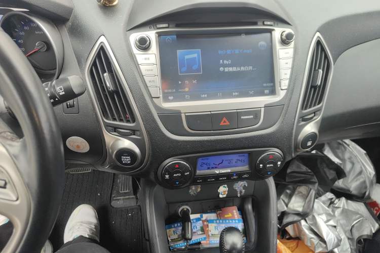 Used Hyundai ix35 2015 2.0L Automatic 2WD Smart Type China IV