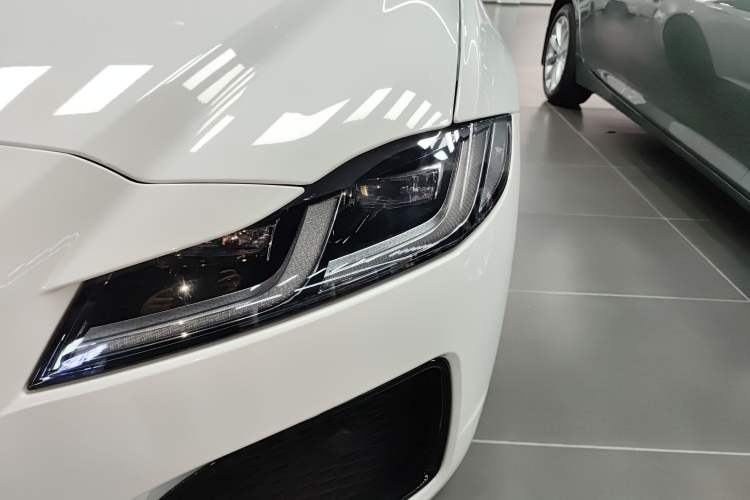 Used Jaguar XFL 2021 XFL 2.0T P250 All-Wheel-Drive Shimmering Black Sport Edition