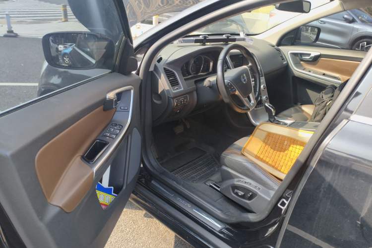 Used Volvo XC60 2017 T5 AWD Smart Range Edition
