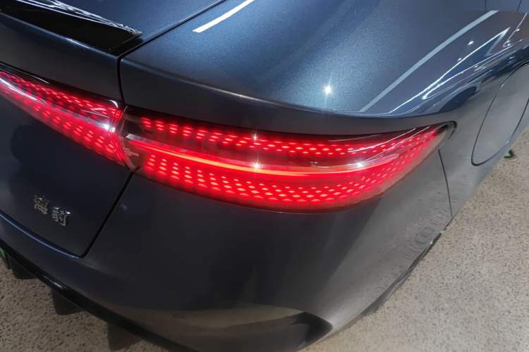 Used BYD Seal 2022 700 km Long-Range Rear-Wheel-Drive Version Right Rear Taillight