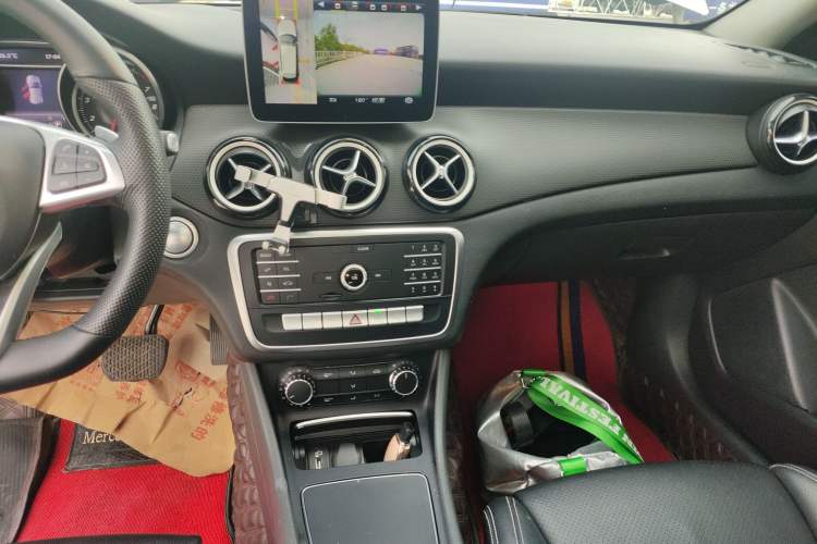 Used Mercedes-Benz GLA 2019 GLA 200 Dynamic Edition Audio And AC Panel