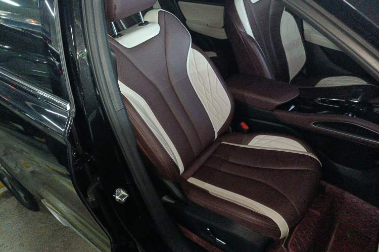 Used Geely Auto Monjaro L 2021 2.0TD DCT EVO Two-Wheel Drive Prestige Version
