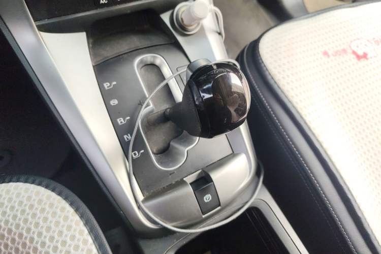 Used Chevrolet Captiva 2014 2.4L Two-Wheel Drive Urban Version 7 Seats Gear Lever