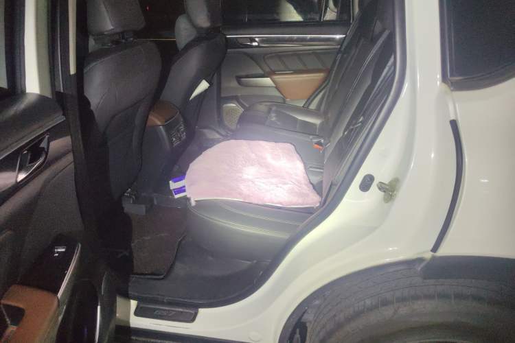 Used GAC Trumpchi GS7 2017 280T Two-Wheel Drive Luxury Model
