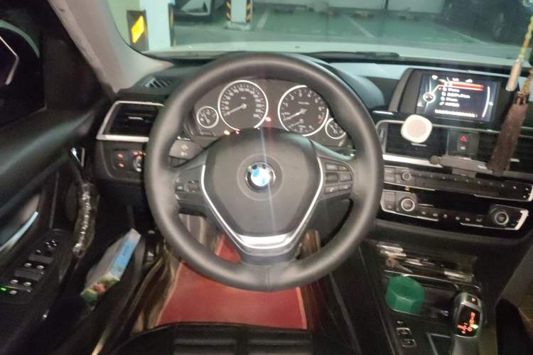 Used BMW 3 Series 2017 318Li Fashion Model
