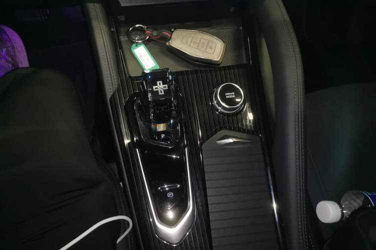 Used Geely Auto Monjaro L 2024 2.0TD High-Power Automatic Two-Wheel Drive Yunqi Version