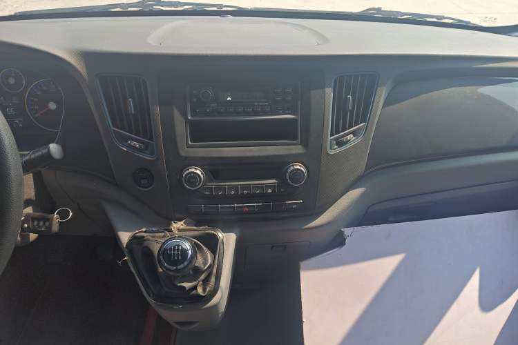 Used Foton Toano 2021 2.0T Manual Tongtu Short Wheelbase Mid-Height 5/6-Seater 4F20TC3