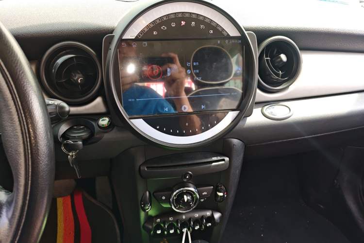 Used MINI 2011 1.6L ONE
