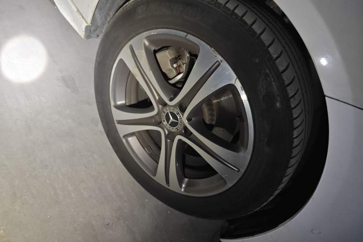 Used Mercedes-Benz C-Class 2022 C 200 L Sport Edition Right Front Wheel Hub