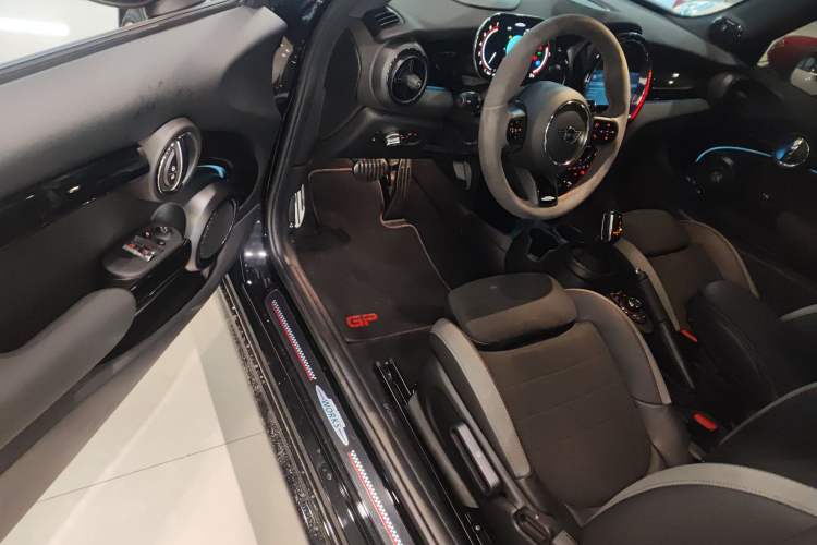 Used MINI JCW 2023 Facelift 2.0T JOHN COOPER WORKS ALL-IN
