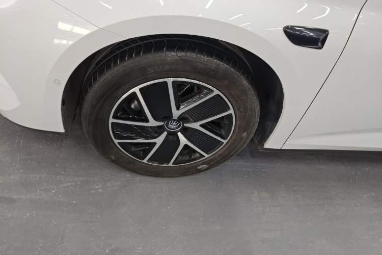 Used BYD Qin L 2025 DM-i Smart Drive 120KM Superior Model Exterior 4