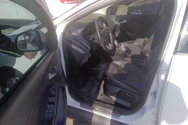 Used Ford Focus 2015 Hatchback EcoBoost 125 Automatic Supreme Style Edition
