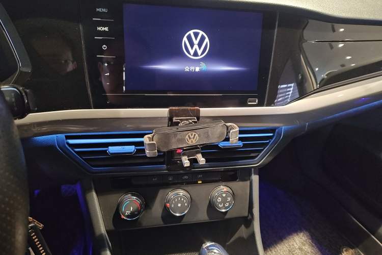Used Volkswagen Bora 2021 1.5L Automatic Fashionable Smart Connectivity Version Audio And AC Panel