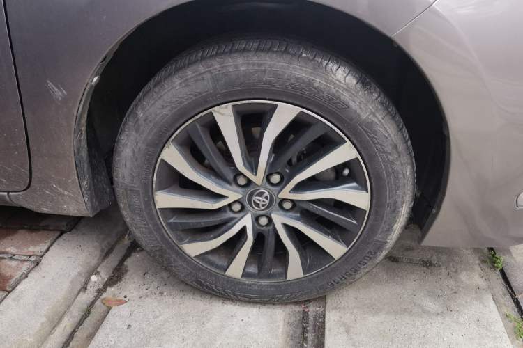 Used Toyota Corolla 2017 Revised Dual-Engine 1.8L E-CVT Elite Edition