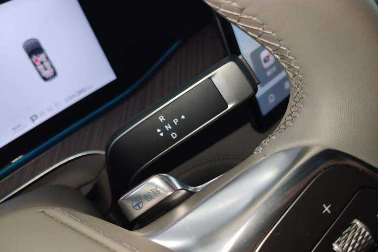 Used Denza N9 2025 Flagship Model