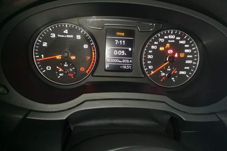 Used Audi Q3 2016 30 TFSI Fashion Model Odometer Close Up