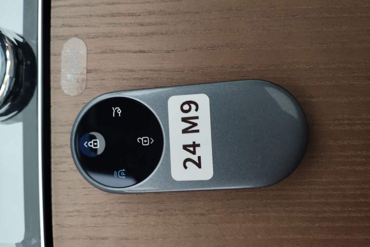 Used Hima AITO M9 2024 Range-Extended Ultra Version 52 kWh 5-Seater Model Vehicle Key