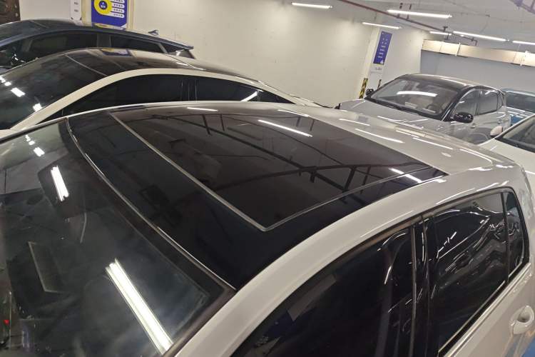 Used Volkswagen Golf 2018 230TSI Automatic Comfort Model Roof