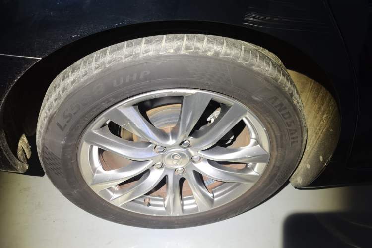 Used Infiniti Q70 2015 Q70L 2.5L Elite Edition Right Rear Wheel Hub