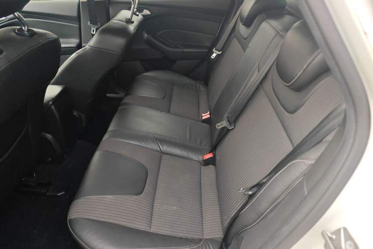 Used Ford Focus 2012 Hatchback 1.6L Automatic Fashion Edition