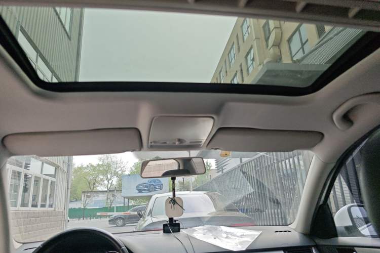 Used Volkswagen Bora 2014 1.6L Automatic Comfort Model Headliner