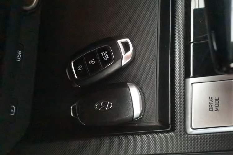 Used Hyundai Elantra 2022 1.5L CVT LUX Prestige Edition Vehicle Key