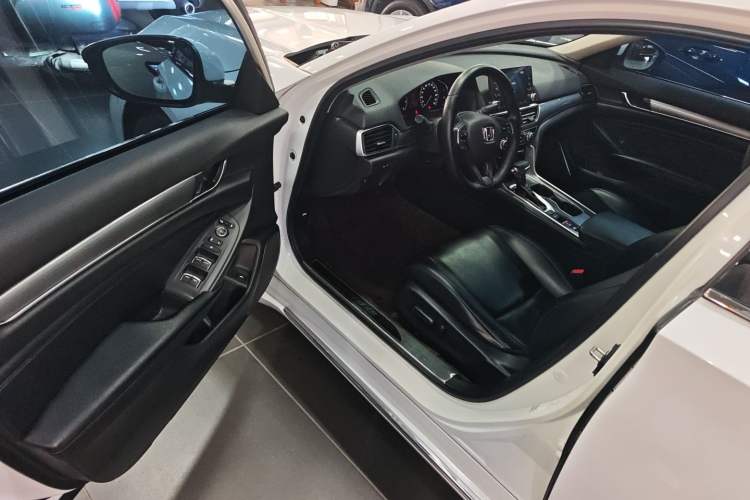 Used Honda Accord 2018 260TURBO Elite Edition China VI Driver Seat