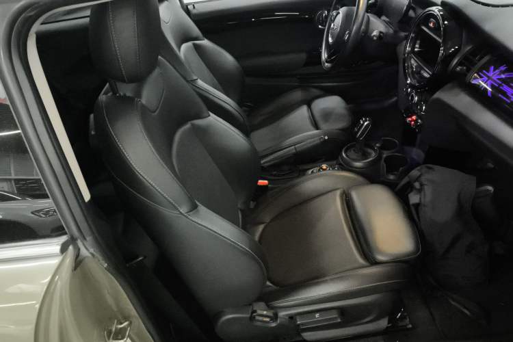 Used MINI MINI 2021 1.5T COOPER Classic Edition