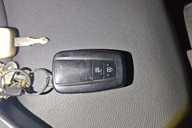 Used Toyota Wildlander 2021 Dual-Engine 2.5L E-CVT Two-Wheel Drive Luxury Edition Vehicle Key