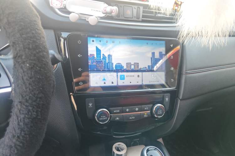 Used Nissan Qashqai 2022 2.0L CVT XV Premier Luxury Edition Audio And AC Panel