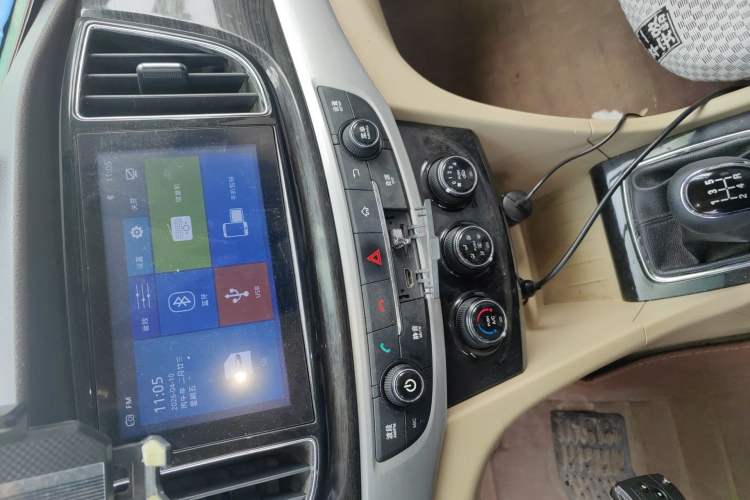 Used Baojun 730 2016 1.5L Manual Comfort Version 7 Seats China V Emission Standard Audio And AC Panel