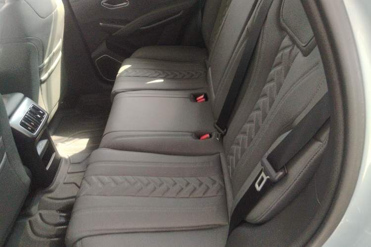 Used BYD Song L DM-i 2025 Intelligent Driving Version 160 km Beyond-Range Type
