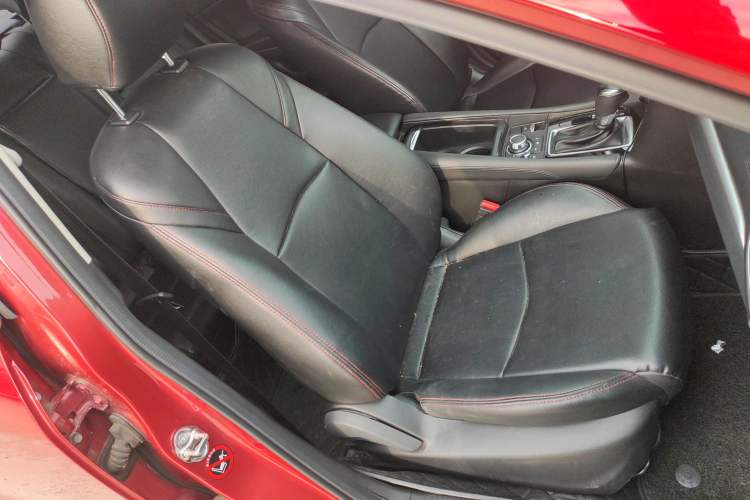 Used Mazda 3 Axela 2019 Cloud-Controlled Sedan 1.5L Automatic Luxury Model China VI Standard Right Front Seat