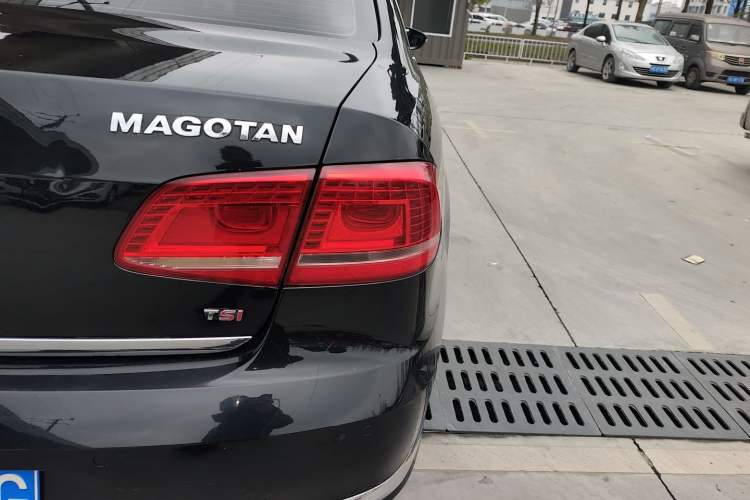 Used Volkswagen Magotan 2015 Revised 1.8TSI Prestige Version
