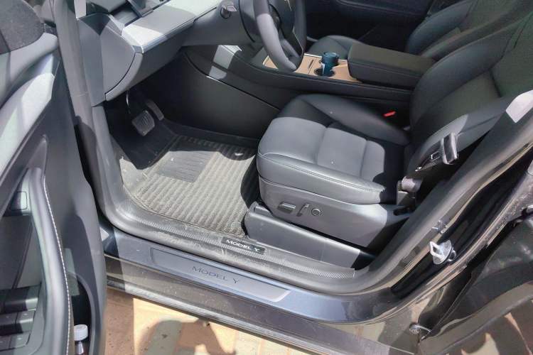 Used Tesla Model Y 2024 Rear-Wheel-Drive Version
