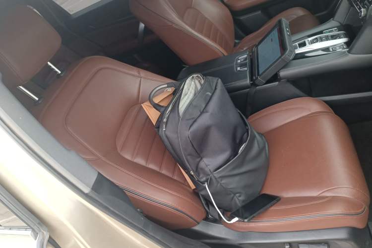 Used Honda UR-V 2017 370TURBO 2WD Prestige Edition China V Right Front Seat