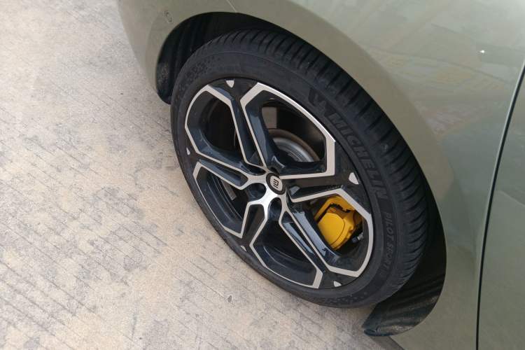 Used Xiaomi Auto SU7 2024 Rear-Drive Long-Range Intelligent Driving Version Exterior 5