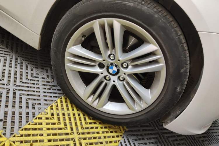 Used BMW 3 Series 2017 318i Fashion Model