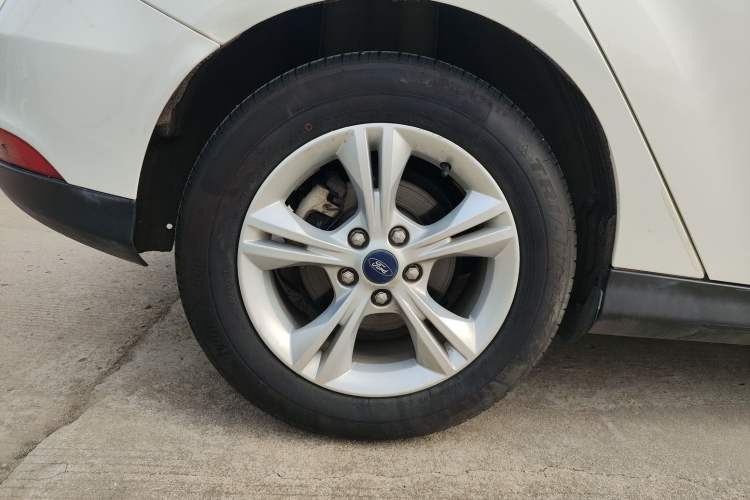 Used Ford Focus 2017 Hatchback 1.6L Automatic Comfort Plus SmartDrive Edition Right Rear Wheel Hub