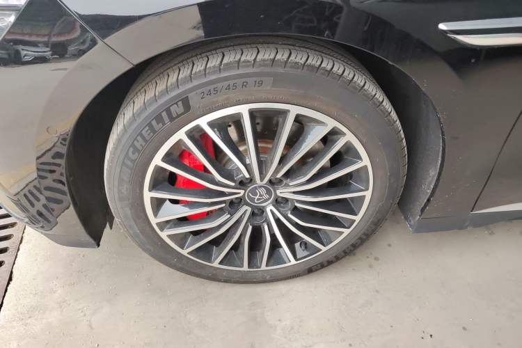 Used BYD Han 2025 EV Intelligent Driving Edition 701KM LiDAR Flagship Model
