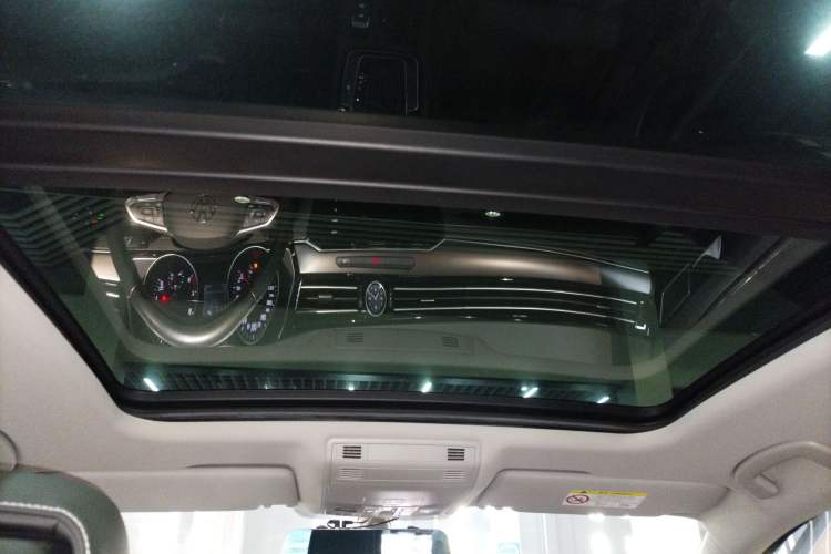 Used Volkswagen Magotan 2020 330TSI DSG Leading Model Headliner