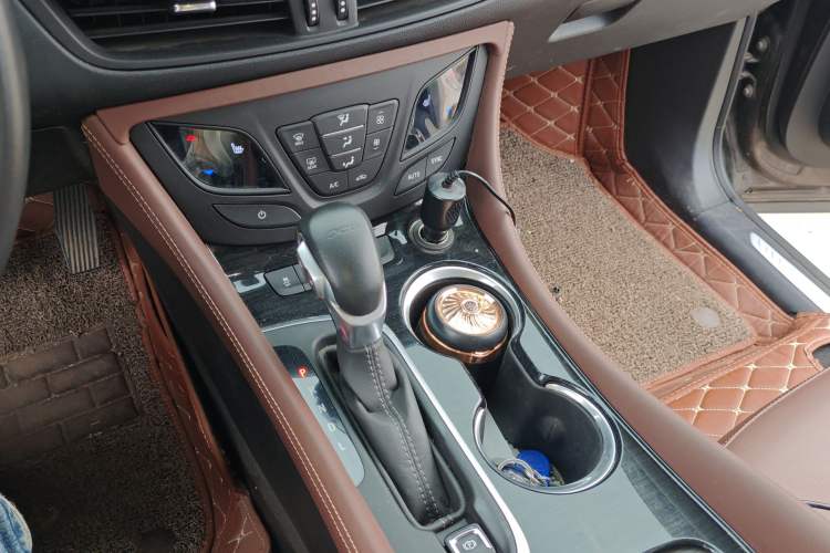 Used Buick Envision 2021 532T Two-Wheel-Drive Elite Version Gear Lever