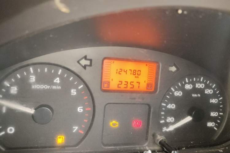 Used Wuling Rongguang 2014 1.2L S Base Model Odometer Close Up