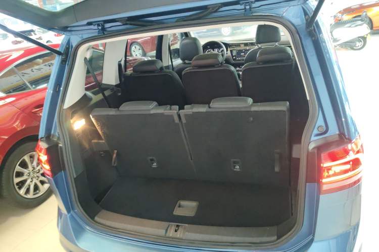 Used Volkswagen Touran 2018 Volkswagen Touran L 280TSI DSG Comfort Edition 7 Seats China V Emission Standard Trunk