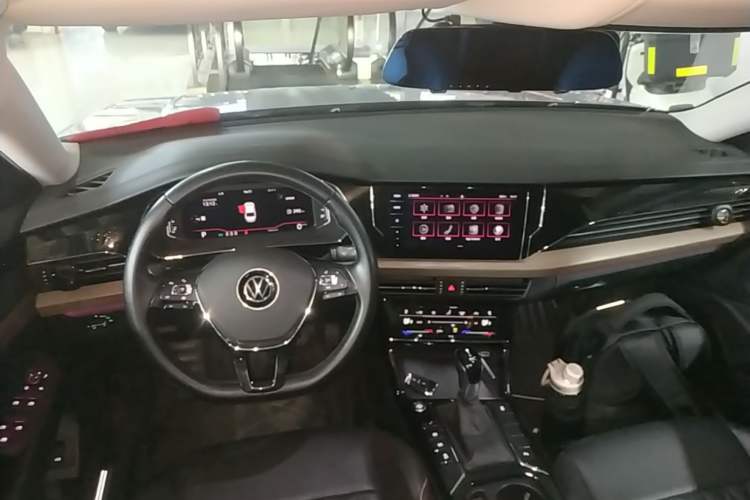 Used Volkswagen Passat 2021 330TSI Luxury Edition
