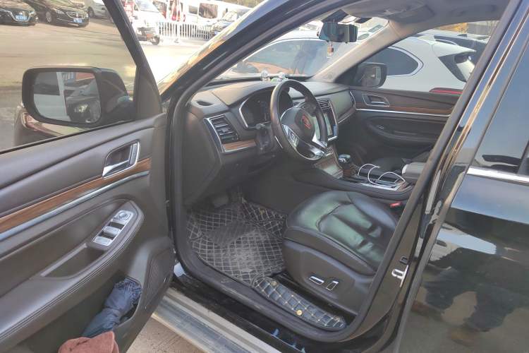 Used Roewe RX8 2019 30T Smart Connectivity Two-Wheel Drive Supreme Flagship Edition