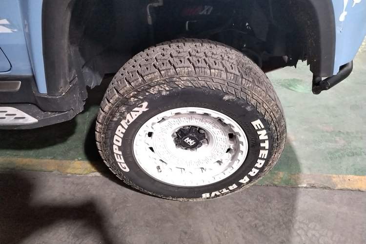 Used BAIC Off-Road BJ40 2023 2.0T Automatic Four-Wheel Drive Urban Hunter Edition Chivalrous Type Right Front Wheel Hub